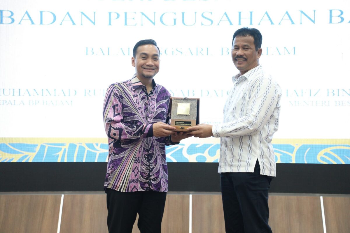 Kepala BP Batam dengan Menteri Besar Johor, Sabtu (25/5/2024). Foto:ist