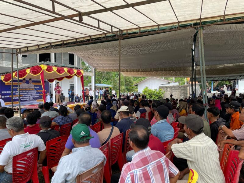 Muhammad Rudi saat di acara silaturahmi dengan masyarakat Karimun, Minggu (26/5/2024). Foto:Ist