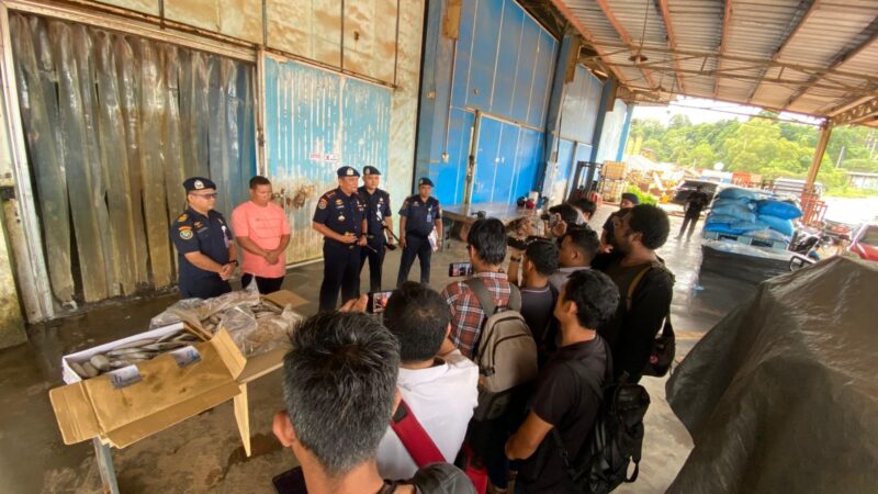 PSDKP menjelaskan proses pengamanan ikan diduga ilegal, Jumat (31/5/2024). Foto:ist