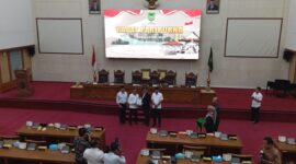 Pemerintah Kota Batam sampaikan laporan Pertanggungjawaban laporan keuangan Anggaran Pendapatan Belanja Daerah (APBD) Tahun 2023 pada Rapat Paripurna di ruang rapat Utama DPRD Batam, Rabu (15/5/2024). Matapedia6.com/ Luci.