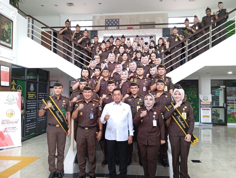 Wakil Jaksa Agung RI tengah bersama Kejari Batam dalam kunjungan kerja, Senin (20/5/2025). Foto:Rega/matapedia6