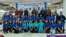 Sekretaris Daerah Batam Jefridin bersama anak sekolah, Sabtu (1/6/2024). Foto:Diskominfo