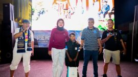 Ketua KONI Batam Rani tengah. Foto:Ist