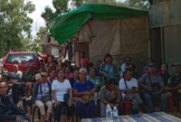 Puluhan warga di Kampung Dragon Kabil yang terdampak rencana penggusuran oleh pihak Pertamina yang belum mendapat ganti rugi atas rumah dan kandang ternak mereka, Kamis (7/6/2024) Matapedia6.com/ Luci.