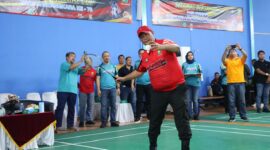 Wakapolda Kepri Brigjen Pol Asep Safrudin saat membuka Turnamen Bulu Tangkis di Gor Bulu Tangkis Banda Baru, Batam, Kamis (6/6/2024). Matapedia6.com/Dok Humas Polda