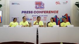Direktur Utama Telkom Indonesia, Ririek Adriansyah (tengah), SVP Corporate Communication & Investor Relation Telkom, Ahmad Reza (kedua dari kiri), Brand Ambassador Digiland Run 2024, Daniel Mananta (paling kanan) dan Melanie Putria (kedua dari kanan), serta Director D&D Sport, Dardityo Santoso (paling kiri) saat acara press conference Digiland Run 2024 di Jakarta, Senin (10/6). Foto:Telkom