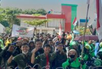 Ratusan driver online unjuk rasa di depan Graha Kepri, Selasa (11/6/2024). Foto:Dhe/matapedia6