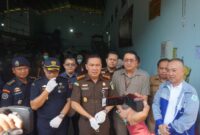 Kejaksaan Negeri Batam musnahkan ribuan jenis barang bukti yang yang kasusnya sudah inkrah di Desa Air Cargo, Selasa (11/6/2024). Matapedia6.com/Dok Kejaksaan