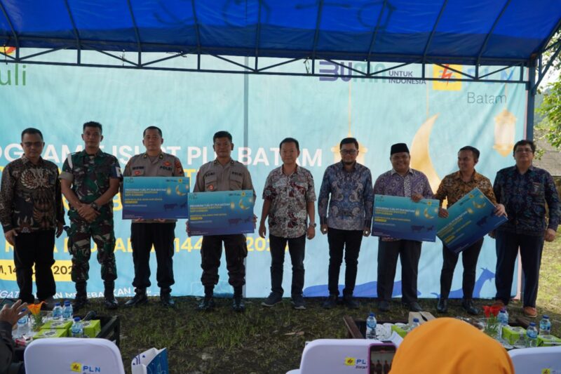 PLN Batam salurkan bantuan hewan qurban. Foto:Ist