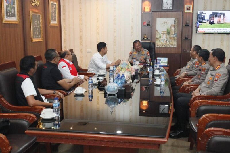 Kapolda Kepri Irjen Pol Yan Fitri Halimansyah terima kunjungan kerja Komite Olimpiade Indonesia di Kantor Kapolda Kepri, Kamis (20/6/2024). Matapedia6.com/Dok Humas Polda