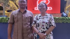 Ketua Panitia Deklarasi dan Pelantikan Pengurus organisasi BBM Kota Batam Maja Saor Manalu dan sekretaris panitia pelantikan Rusmini Simorangkir. Matapedia6.com/Istimewa