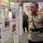 Kapolda Kepri, Irjen Pol Yan Fitri Halimansyah saat melihat pameran foto di Grand Mall Batam, Senin (24/6/2024).Matapedia6.com/Dok Humas Polda