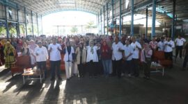 Wakil Gubernur Kepri Marlin Agustina tengah. Foto:Ist