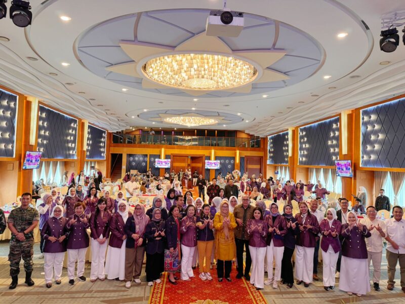 Marlin Agustina bersama pengurus WILAT Kepri. Foto:Ist