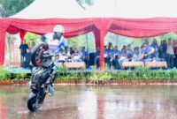 Anggota Ditlantas Polda Kepri saat unjuk kebolehan di acara Kapolda  Cup Championship 2024 Drag Race dan Bike di Sirkuit Non Permanen Temenggung Abdul Jamal, Kota Batam, Sabtu (1/6/2024).Matapedia6.com/Dok Humas Polda