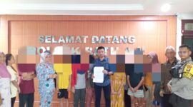 Orang tua anak sepakat damai di Polsek Batu Aji, Kamis (27/6/2024). Foto:Rega