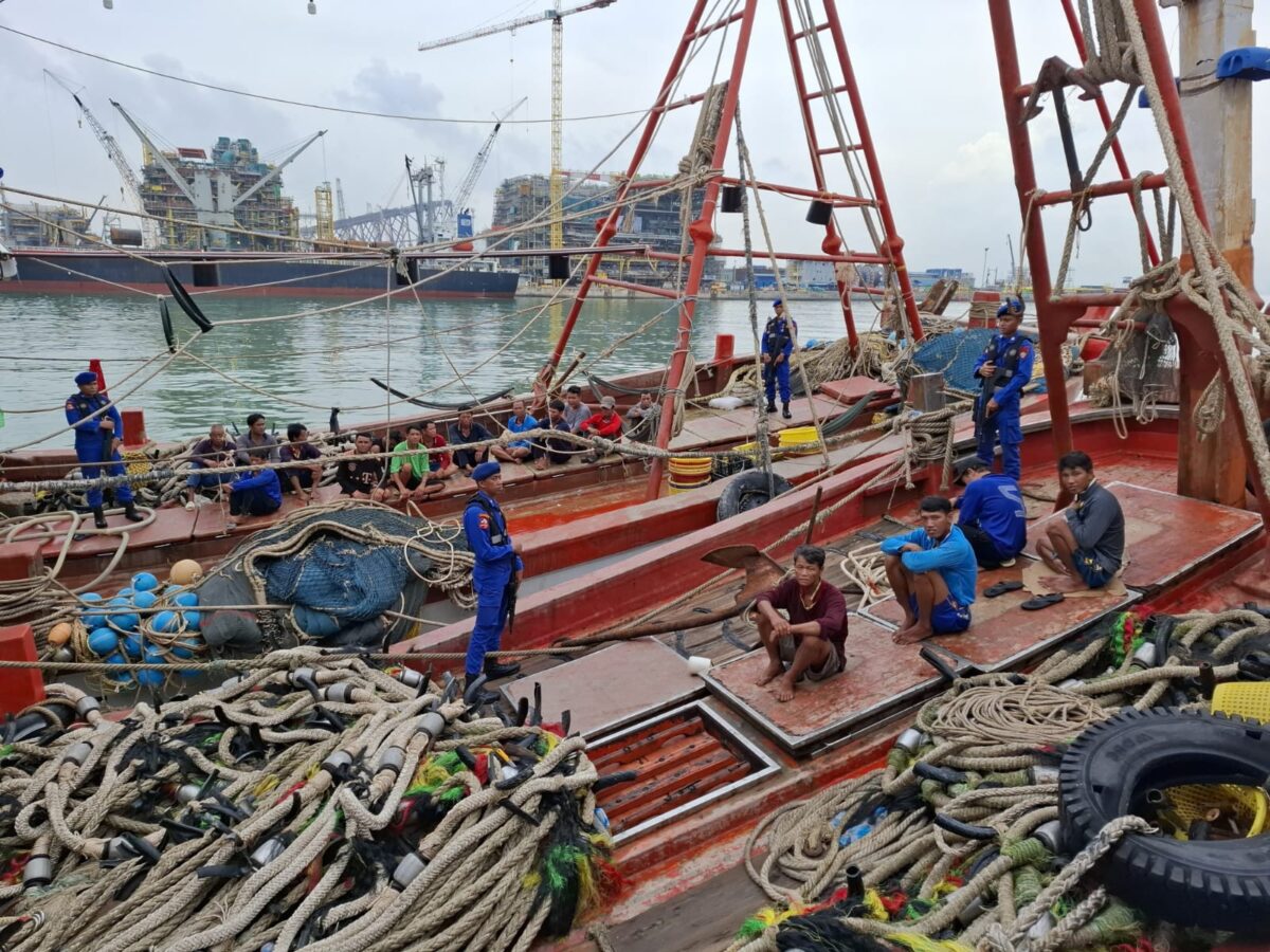 Dua kapal berbendera Vietnam ditangkap Kapal patroli Korpolairud Baharkam KP Bisma-8001, di perairan Natuna, Jumat (28/6/2024). Matapedia6.com/ Dok Korpolairud Baharkam.
