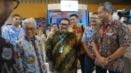 SVP Head of B2B Strategic Enterprise Account Indosat Lisbon Simangunsong, Kepala SKK Migas Dwi Soetjipto dan EVP Head of Tech Co. Indosat Seno Soemadji saat acara Raker TI di Bali beberapa waktu lalu. Foto:Indosat