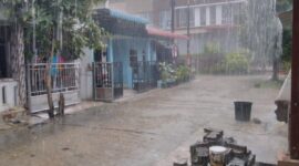 Kondisi hujan deras guyur di wilayah Sagulung Kota batam. BMKG prediksi hingga pukul 10.40WIB, Rabu (10/7/2024). Matapedia6.com/Luci