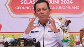 Gubernur Provinsi Kepri Ansar Ahmad