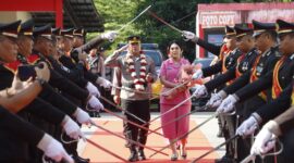 Acara pedang pora penyambutan Kapolresta Barelang yang baru, Kombes Pol Heribertus Ompusunggu, Kamis (11/7/2024). Matapedia6.com/Dok Humas Polresta