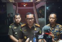 Kepala Kejaksaan Negeri Batam saat memberikan keterangan pers, Senin (15/7/2024). Foto:Dok/Kejari