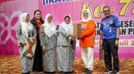 Marlin Agustina bersama Sekda Batam Jefridin. Foto:Ist