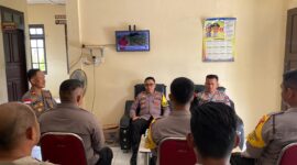 Kapolres Bintan cek beberapa lokasi di lingkungan Polsek Tambelang, saat kunjungan kerjanya ke Pulau terluar Kabupaten Bintan, Selasa (16/7/2024). Matapedia6.com/ Dok Humas 