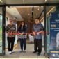 Potong pita sebagai tanda resmi buka Pop-Up Store Opus Bay, Kamis (18/7/2024). Foto:Dok/Opus Bay