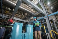 Petugas PLN Batam gerak cepat Normalkan gangguan listrik. Foto:Istimewa