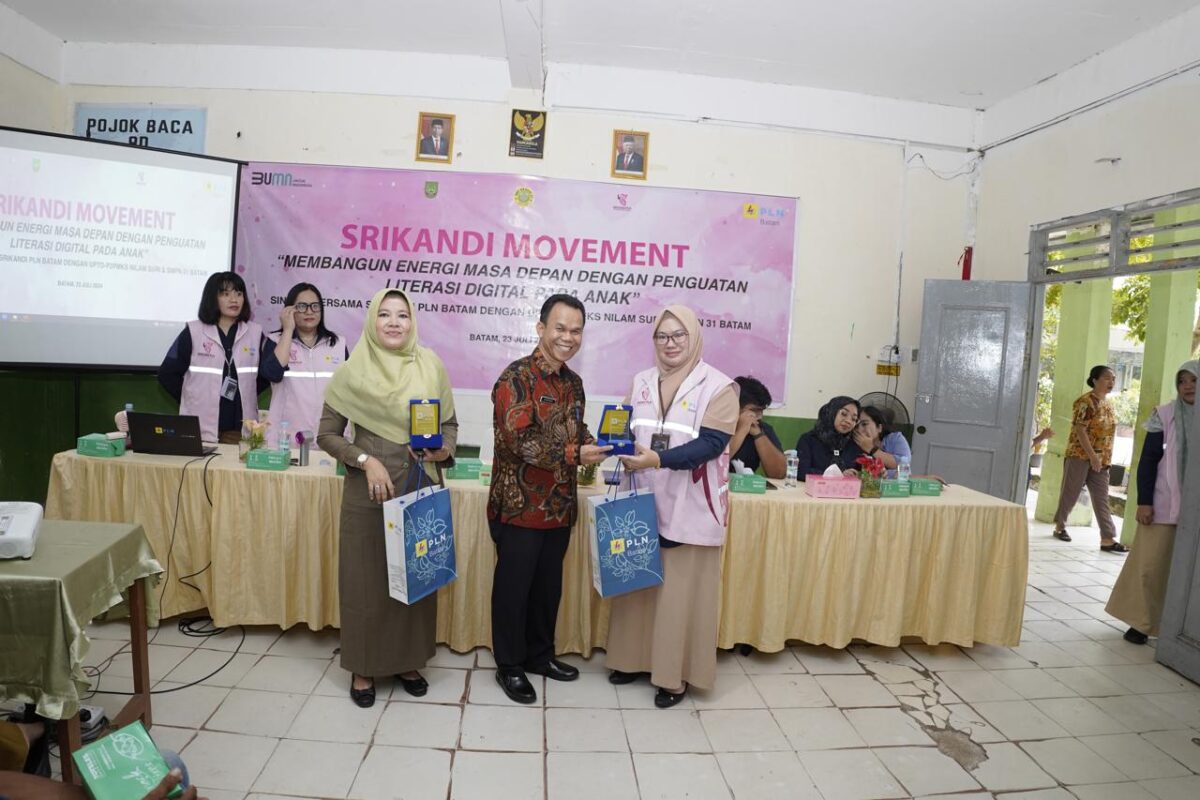 Srikandi PLN Batam gelar edukasi kelistrikan. Foto:Dok/Humas PLN