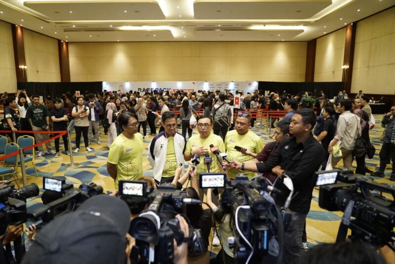 Dari kiri ke kanan Director D&D Sport Race Management, Didit Santoso; Sekjen PB PASI, Tigor Tanjung; VP Corporate Communication Telkom, Andri Herawan Sasoko; dan AVP External Communication Telkom, Sabri Rasyid saat press conference Digiland Run 2024 di Jakarta, Kamis (25/7). Foto:Telkom