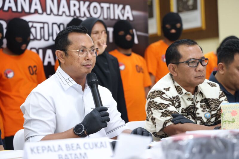 Wakil Direktur Reserse narkoba (Wadir resnarkoba) Polda Kepri AKBP Tidar Wulung Dahono saat memberikan keterangan pengungkapan kasus narkotika di Kepri, Selasa (30/7/2024) Matapedia6.com/ Luci