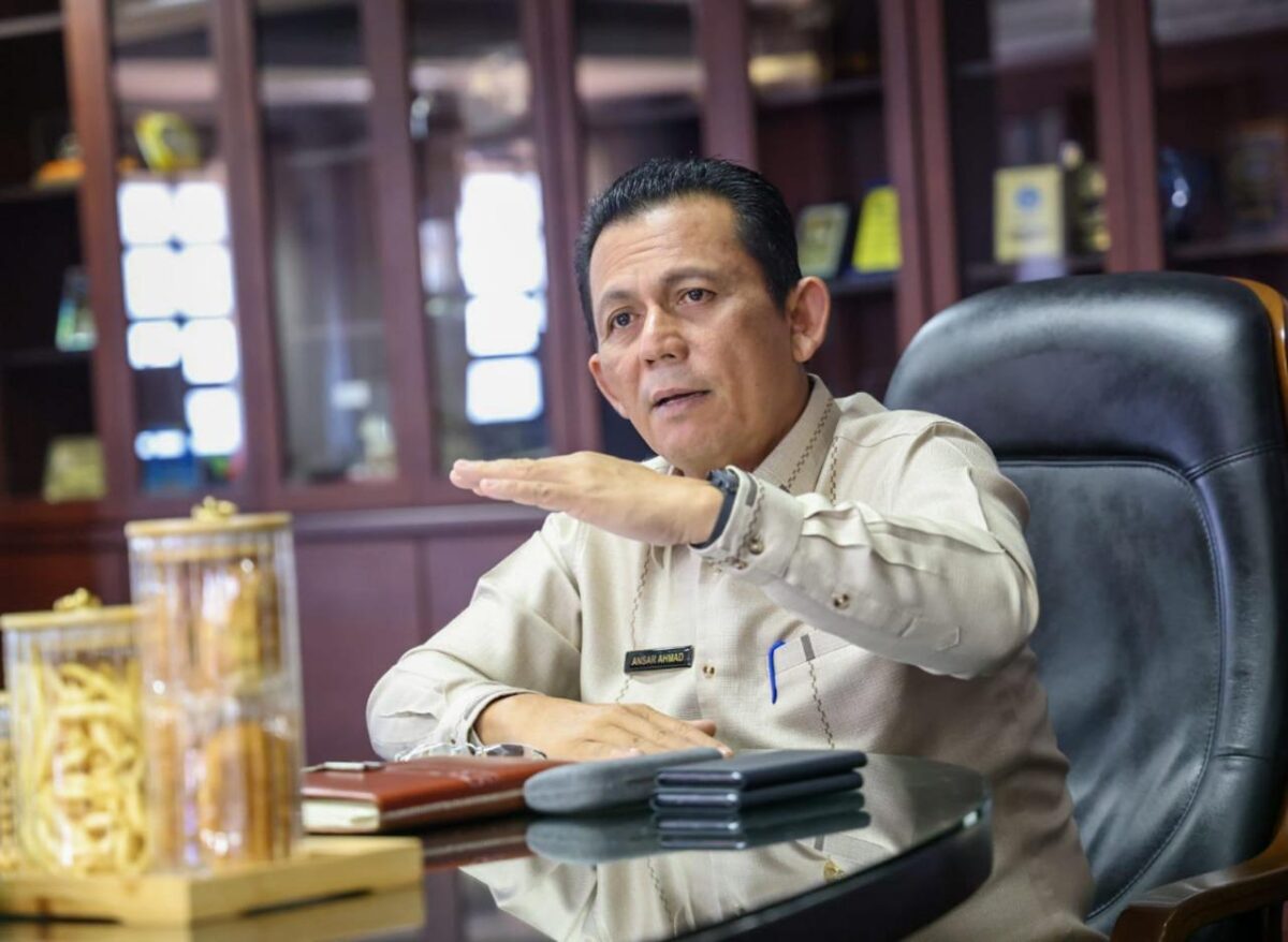 Gubernur Provinsi Kepri Ansar Ahmad