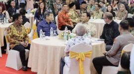 Rudi bersama Prabowo duduk satu meja di peresmian PT Volex Indonesia, Minggu (4/8). Foto:Dok/Humas BP