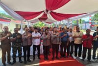 Kapolresta Barelang tengah saat bersama elemen masyarakat Batu Aji, Selasa (6/8). Foto:zal/matapedia