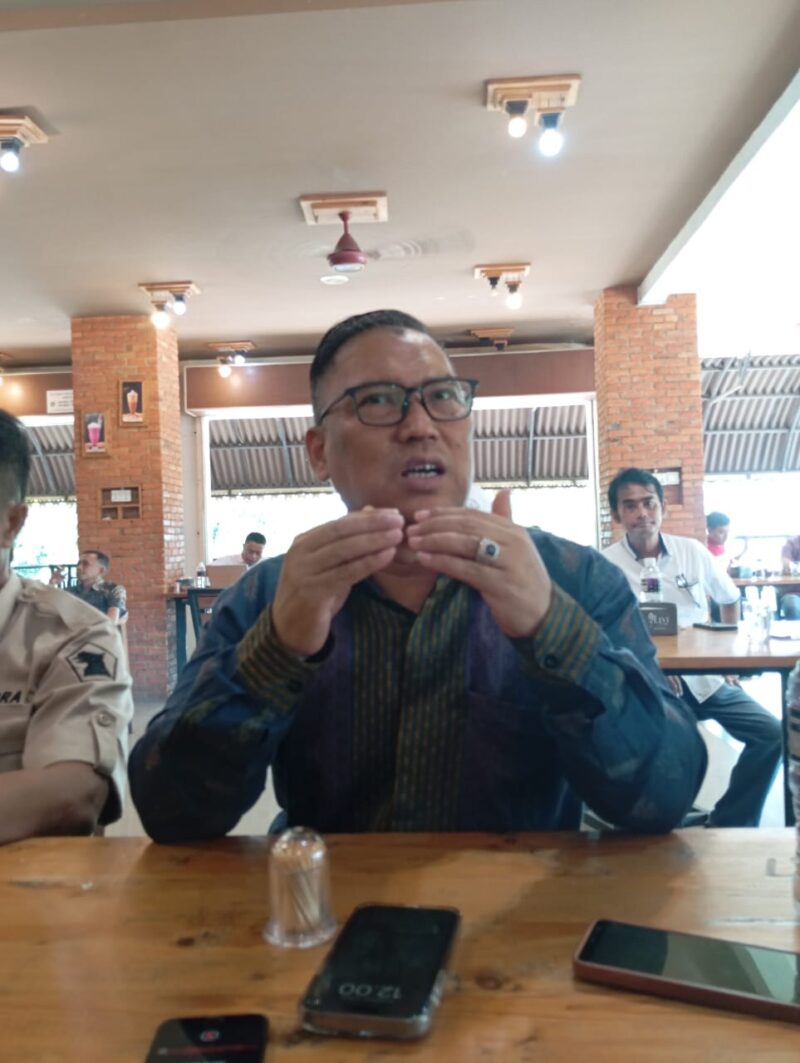 Calon Wakil Gubernur Kepri Nyanyang Haris Pratamura saat melakukan pertemuan bersama awak media di Kota Batam, Rabu (7/8/2024) Matapedia6.com/ Luci