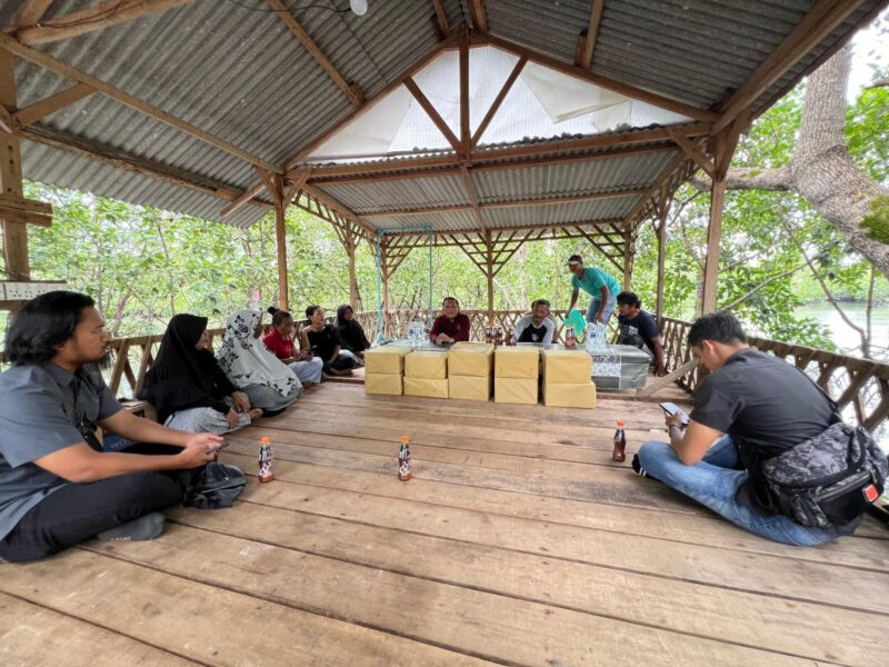 Polda Kepri salurkan bantuan untuk negara ke masyarakat. Foto:Istimewa