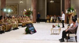 Presiden RI Joko Widodo berikan pengarahan kepada seluruh kepala Daerah se luruh Indonesia di Istana Negara, Ibu Kota Nusantara (IKN), Provinsi Kalimantan Timur pada Selasa, (13/8/2024). Matapedia6.com/Diakominfo Kepri