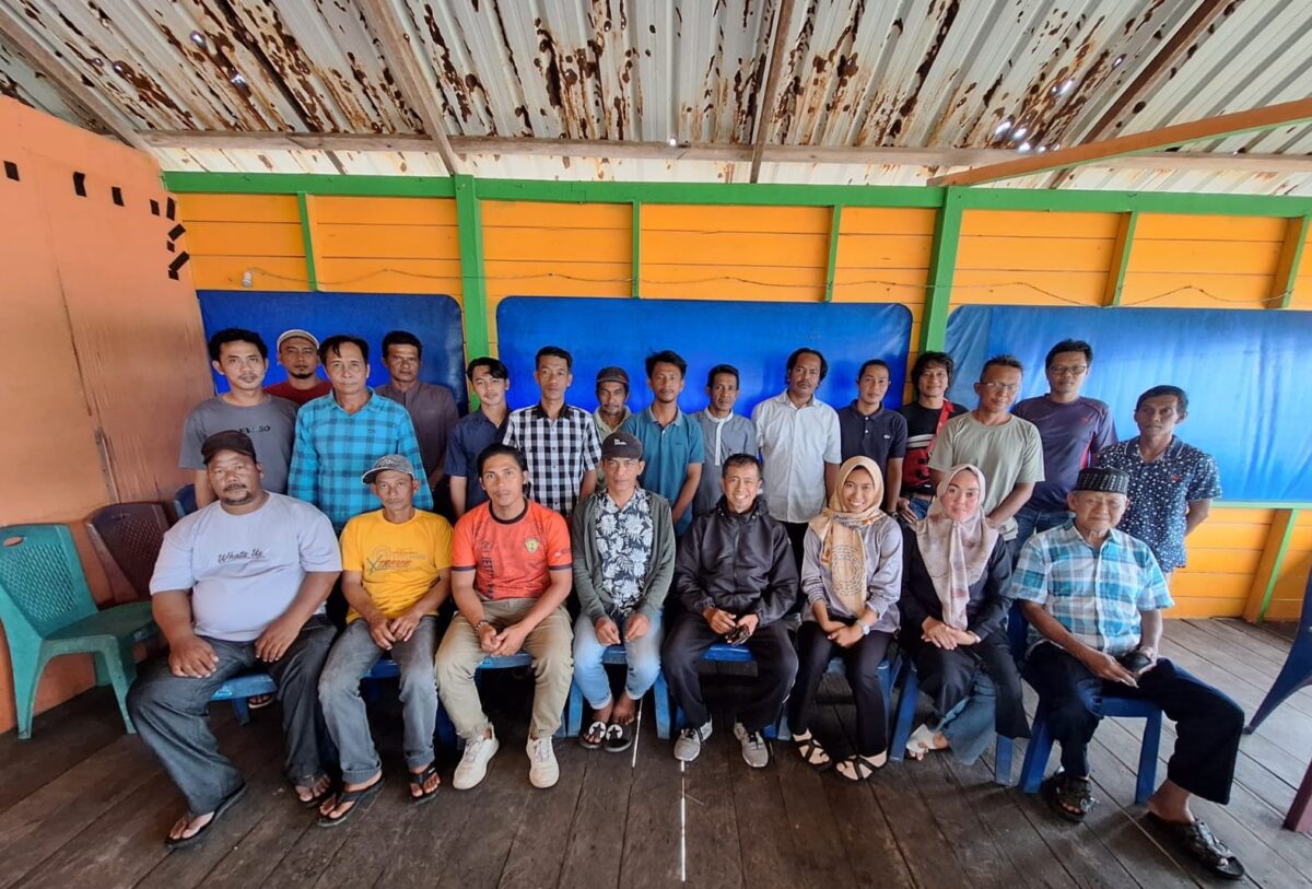 Ketua Nasdem Anambas jaket hitam. Foto:Istimewa