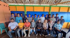 Ketua Nasdem Anambas  jaket hitam. Foto:Istimewa