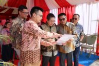 (Dari sebelah Kiri) Patrick Aritonang, Gavin Ang, Dr.Mohamad Maliki Bin Osman,  Johanes Kennedy, Sudirman Saad. Foto:Dok/Panbil