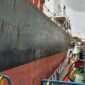 Kapal yang isi LSFO di Batam, Selasa (27/8). Foto:Dok/Pertamina