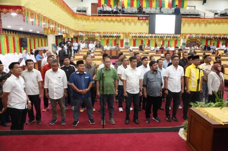 Anggota DPRD Kota Batam jalani persiapan pelantikan pengucapan sumpah di ruang Rapat Utama DPRD Batam, Rabu (28/8/2024). Matapedia6.com/ Dok DPRD