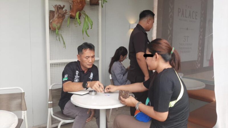 Subditgakkum Ditpolairud Polda Kepri saat melakukan penangkapan pelaku pengiriman PMI Ilegal di Batam Centre, Rabu (28/8/2024). Matapedia6.com/Dok Humas Polda