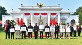 Presiden Republik Indonesia Joko Widodo menyambut Atlet Indonesia di Istana Merdeka, Jakarta, Kamis (15/8/2024). Sekaligus memberikan bonus kepada para Atlet.Matapedia6.com/Dok Setneg