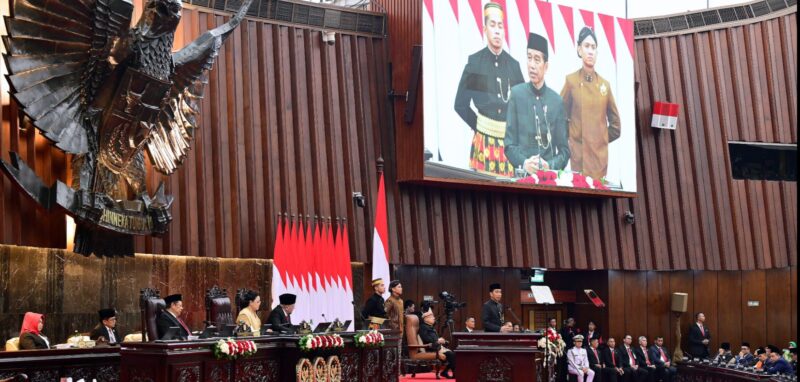 Presiden Joko Widodo menyampaikan pidatonya pada Sidang Tahunan MPR RI dan Sidang Bersama DPR RI dan DPD RI dalam rangka peringatan Hari Ulang Tahun ke-79 Kemerdekaan Republik Indonesia di Gedung Nusantara, Jakarta, Jumat (16/8/2024).Matapedia6.com/Dok Setneg
