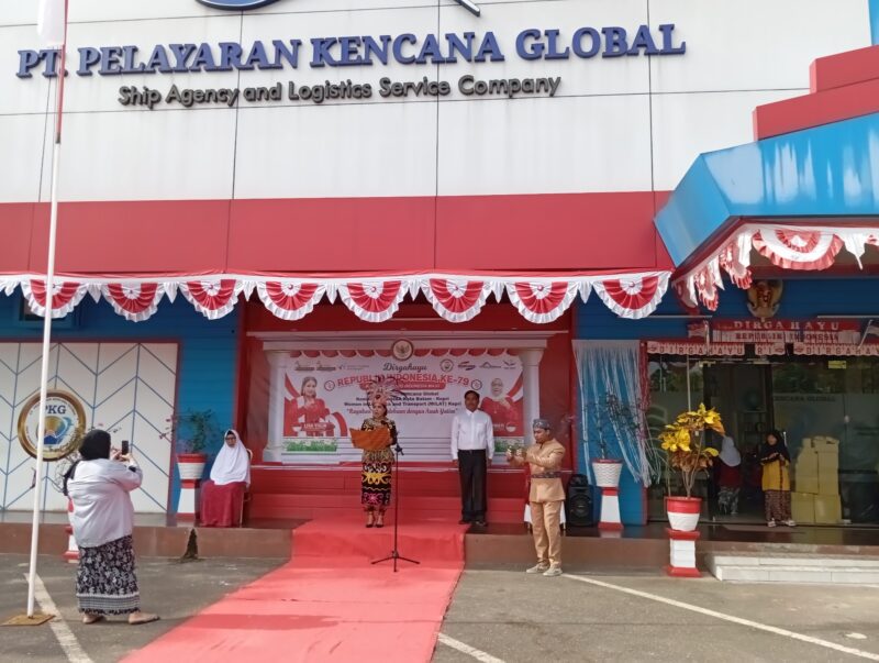 Lisa Yulia membacakan proklamasi, Sabtu (17/8). Foto:Rega/matapedia