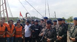 Direktur Jenderal Pengawasan Sumber Daya Kelautan dan Perikanan (PSDKP), Dr Pung Nugroho Saksono, (Ipunk) saat konferensi pers di PSDKP Batam, Rabu (21/8/2024). Foto:rega/matapedia