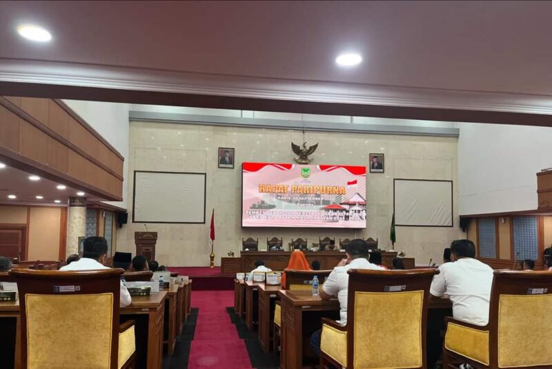 Rapat paripurna DPRD Batam, Kamis (5/9). Foto:Dendi/matapedia